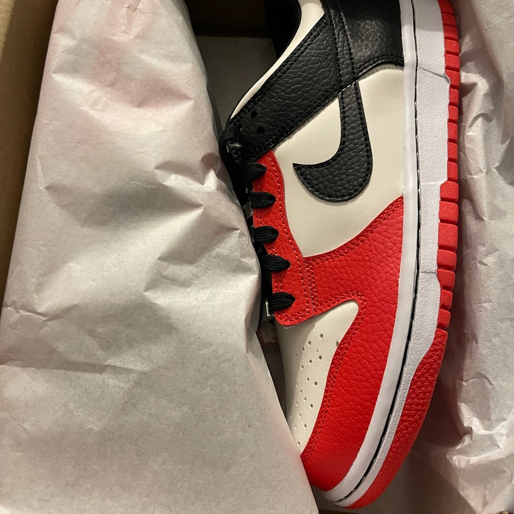 Nike “Bulls 75th Anniversary” Dunks Low ( GS, 7Y)